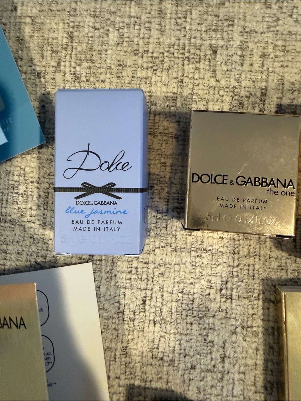 Dolce & Gabbana Makeup Bag, Mini Fragrance and Samples - Picture 11 of 12